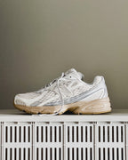 New Balance 740