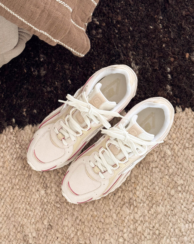 New Balance 204L Main Image
