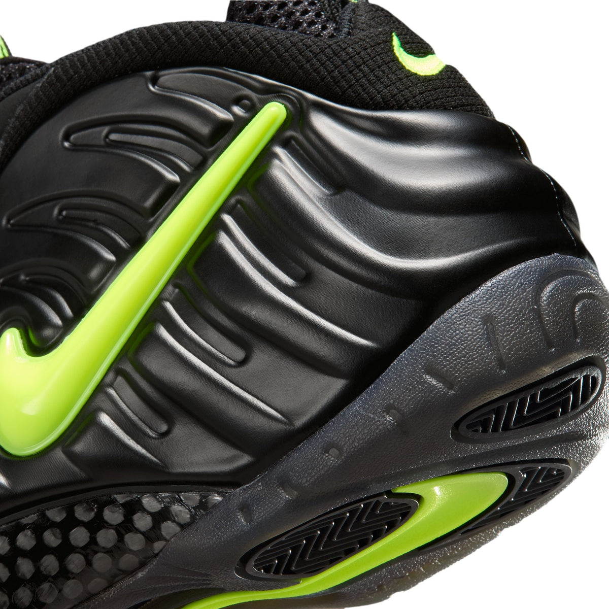 Nike Mens Air Foamposite Pro Shoes