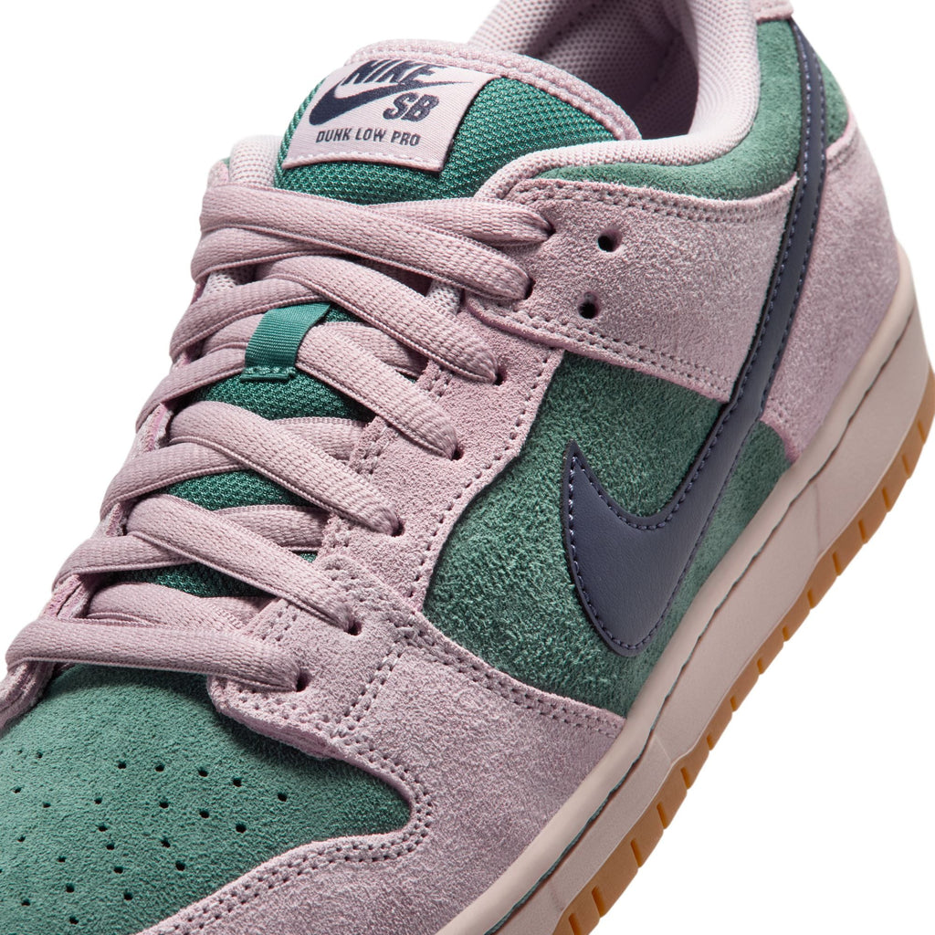 Nike SB Mens Dunk Low Pro Shoes