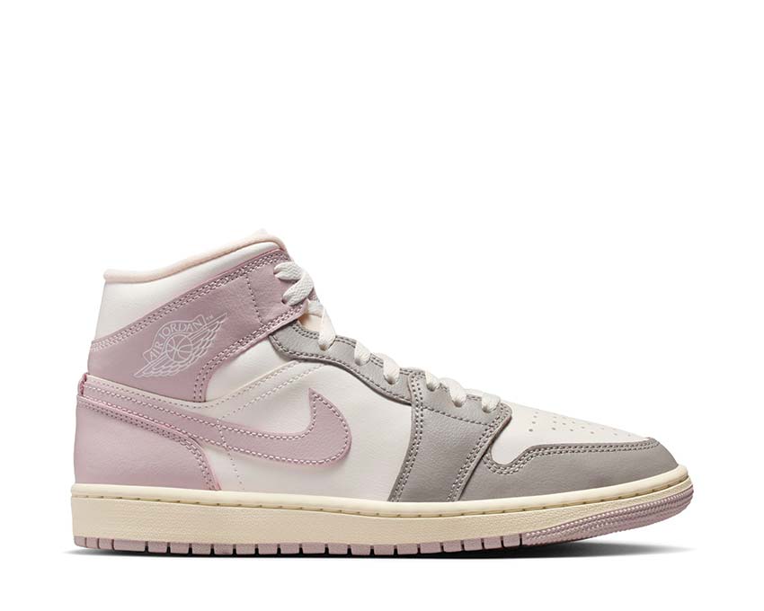 Air Jordan 1 Mid W "Particle Rose"