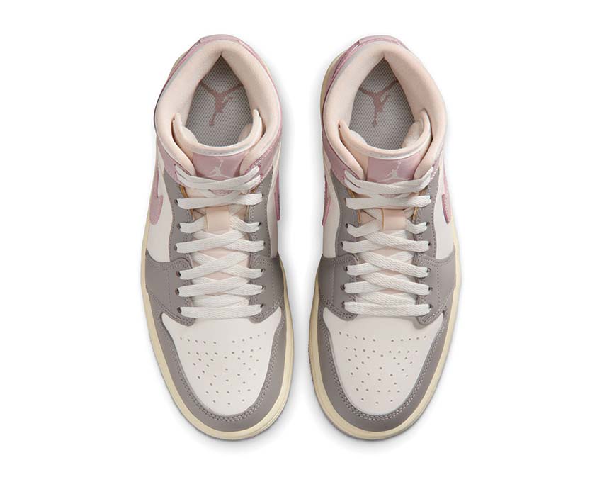 Air Jordan 1 Mid W "Particle Rose"
