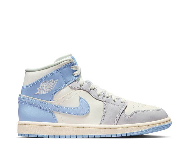Air Jordan 1 Mid W "Psychic Blue" Hover Image