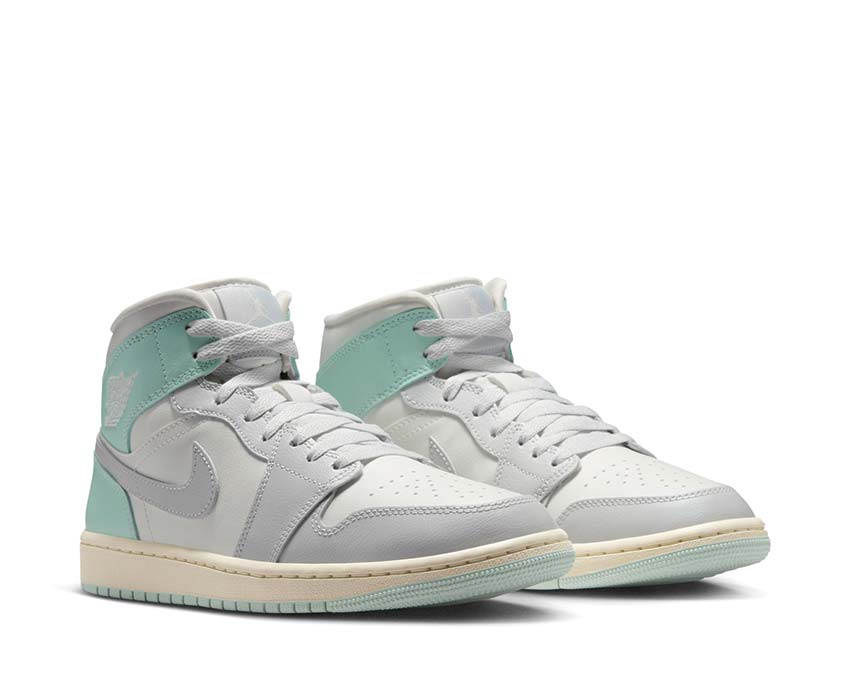 Air Jordan 1 Mid W