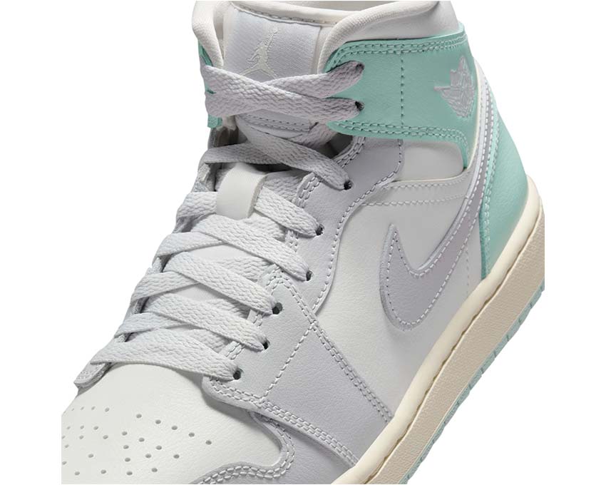 Air Jordan 1 Mid W