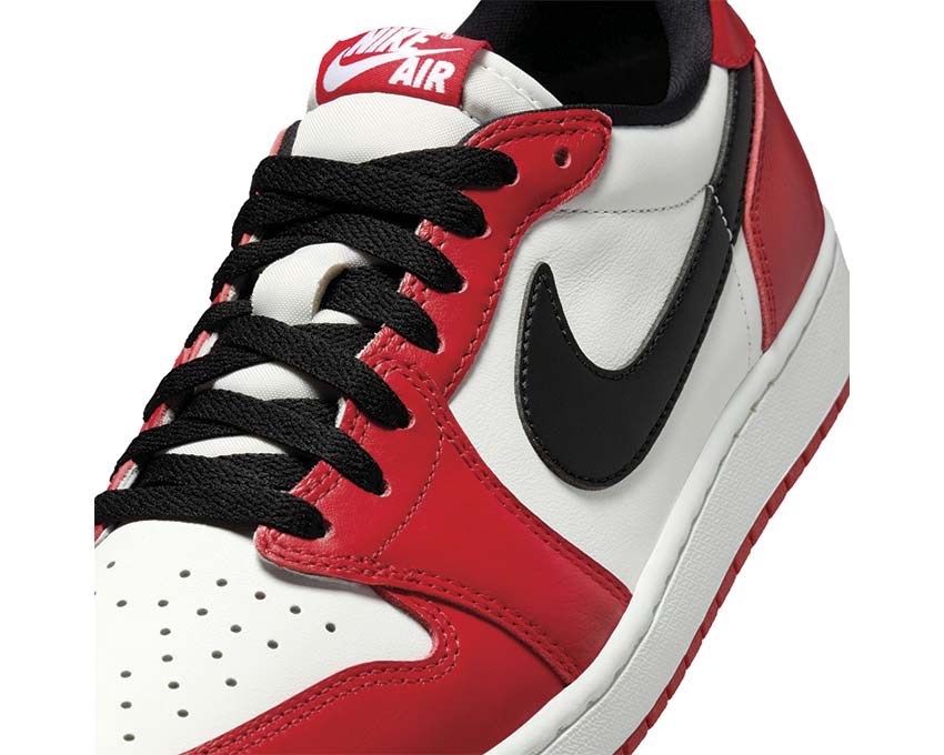 Air Jordan 1 Retro Low OG "Chicago"