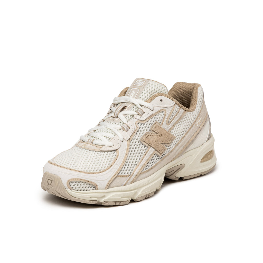 New Balance 740