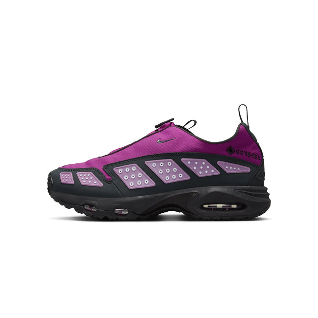 Nike Womens Air Max Sunder GTX Shoes Hover Image