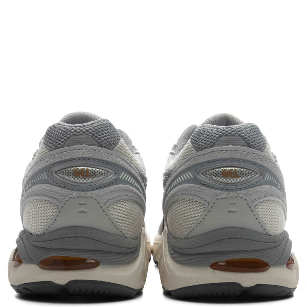 GT-2160 - Cream/Carbon