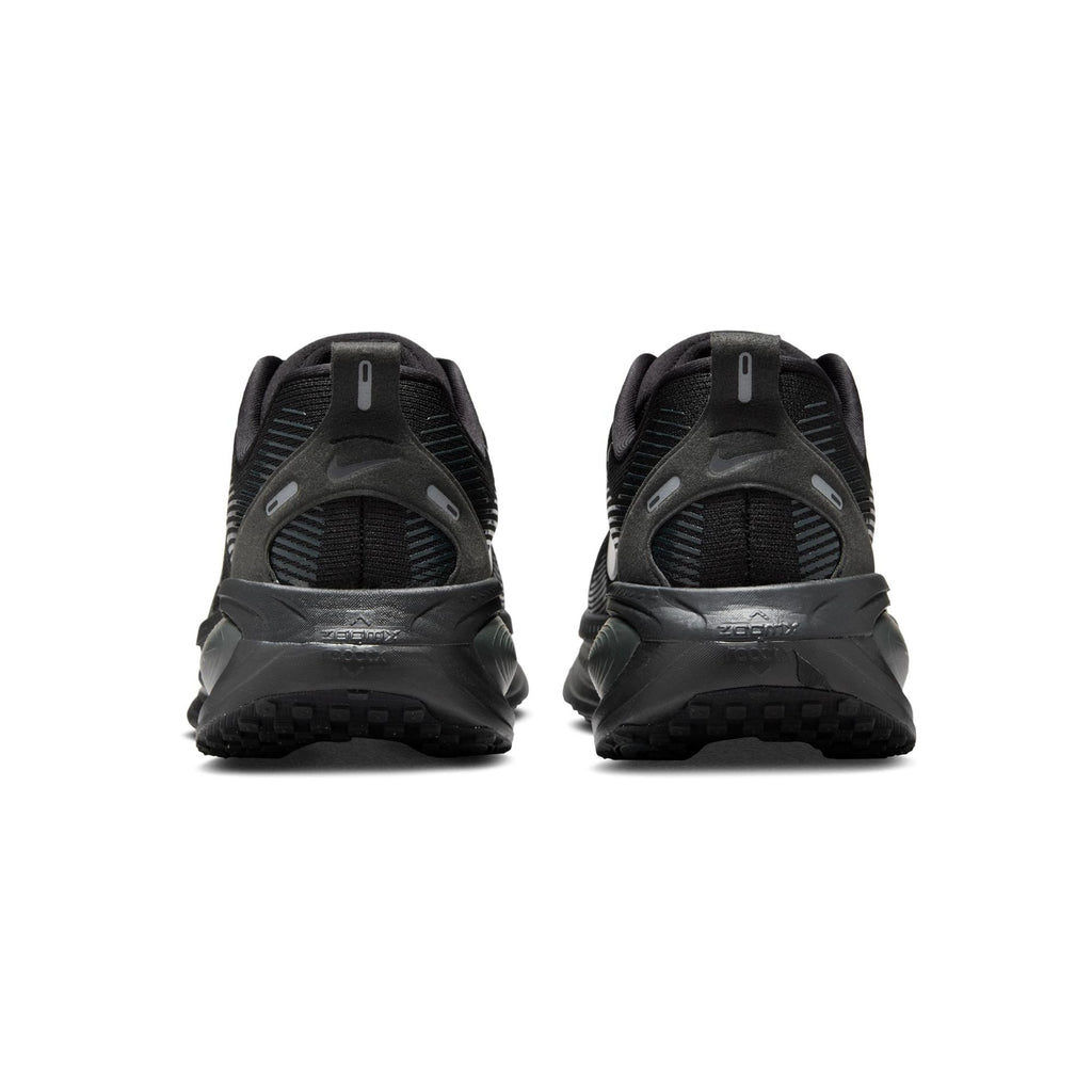 Nike Mens Vomero 18 Shoes