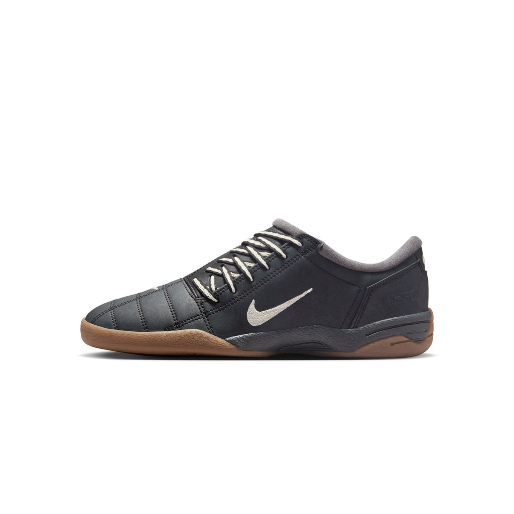 Nike Womens Total 90 III SP Shoes
