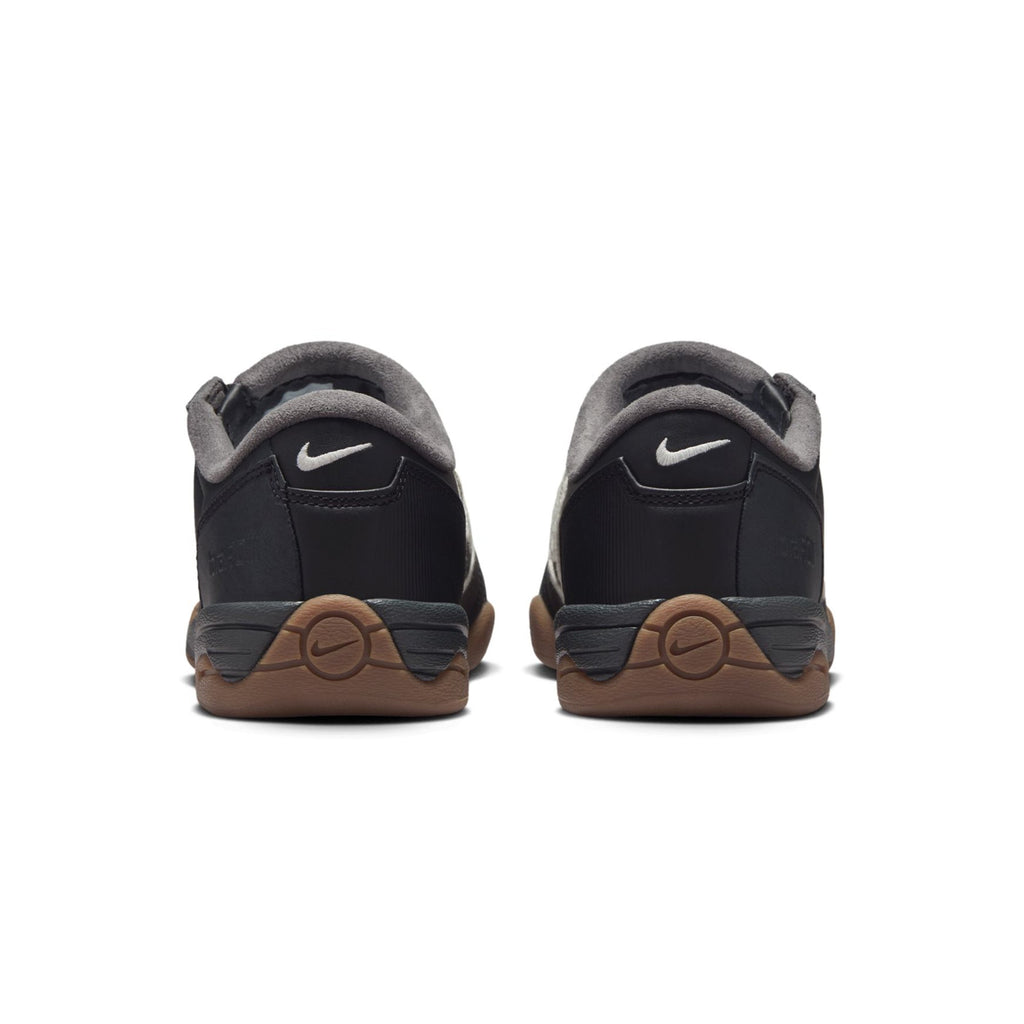 Nike Womens Total 90 III SP Shoes