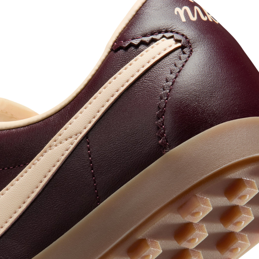 Nike Womens Astrograbber Leather Shoes