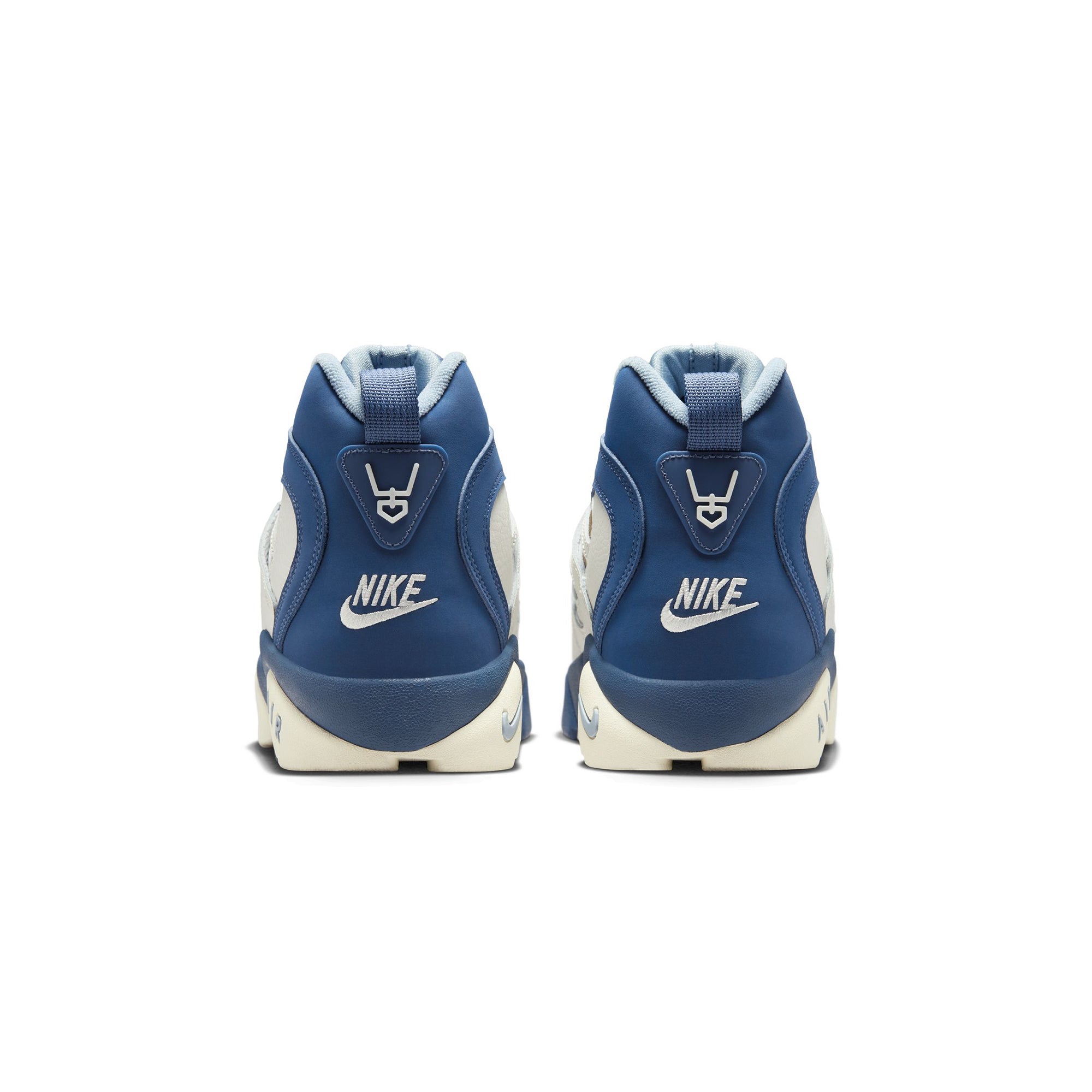 Nike Mens Air Diamond Turf II Shoes