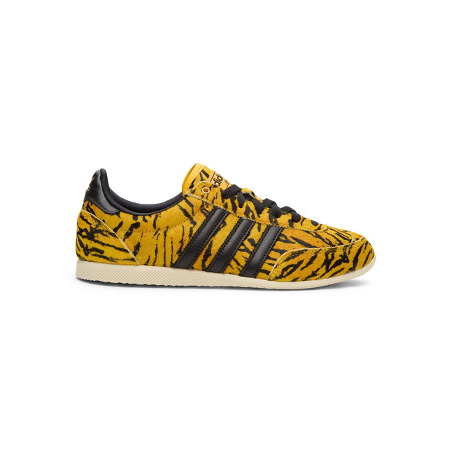 adidas Japan W (Yellow/Core Black/Crew Yellow) Hover Image