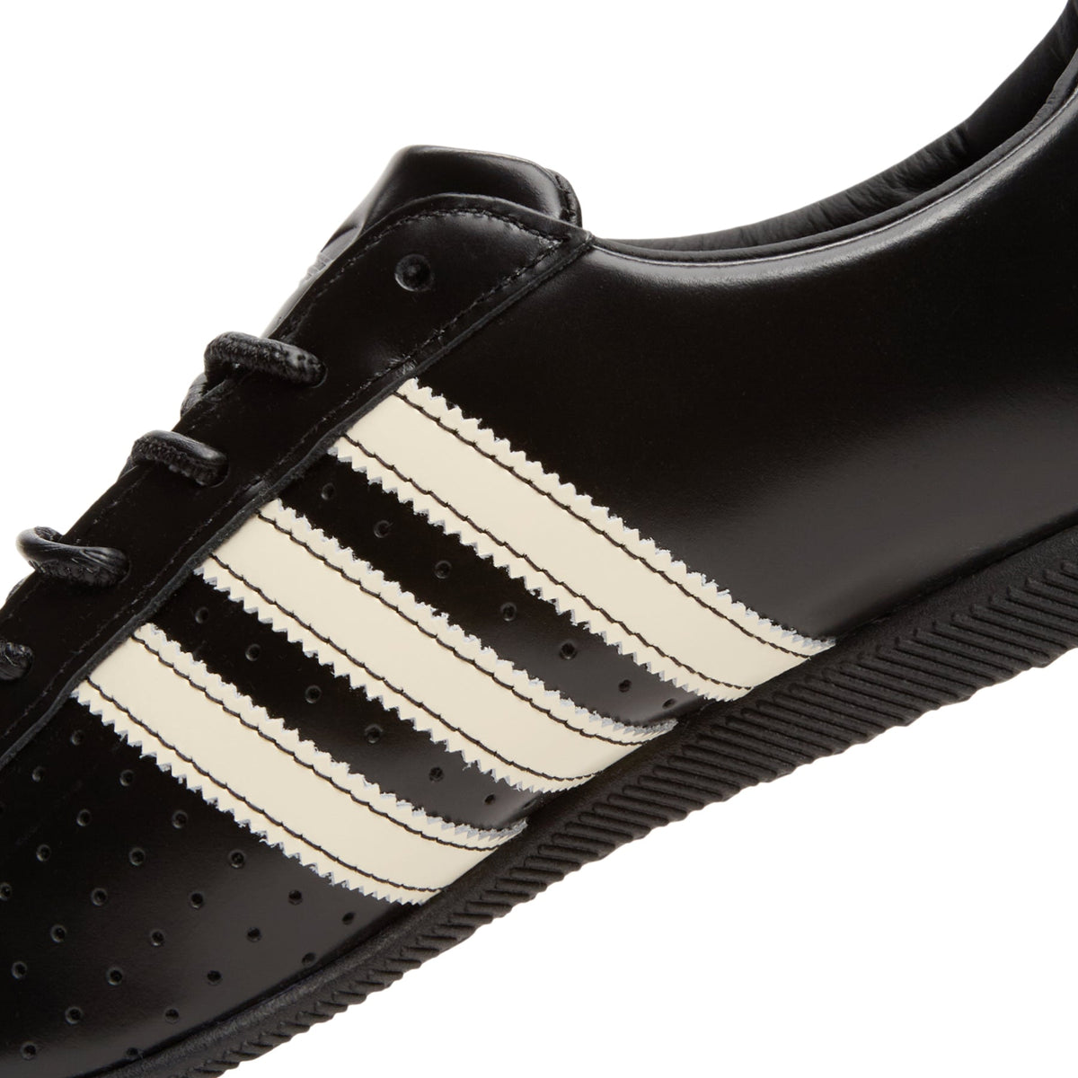 adidas Japan Lux W (Core Black/Cream White/Gold Met.)