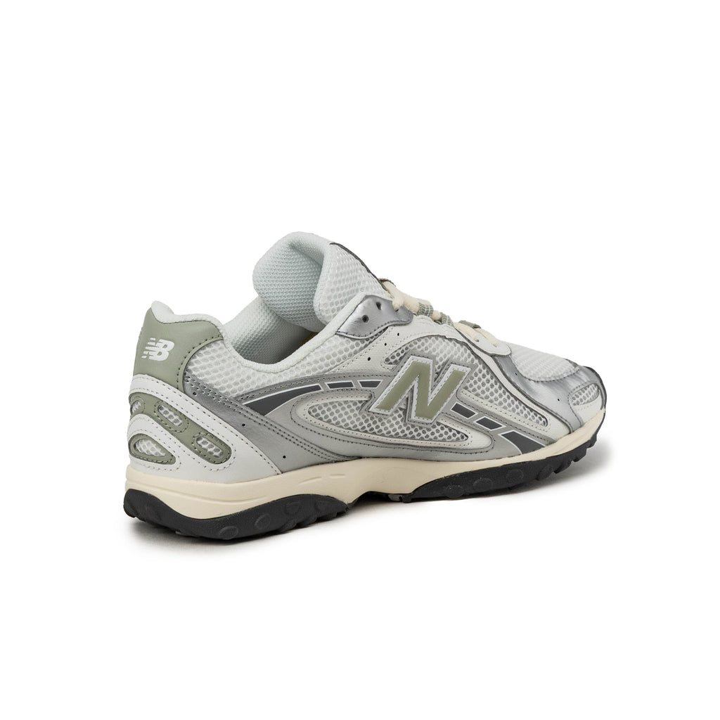 New Balance 204L