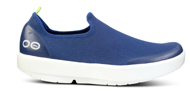 Women's Oofos OOmg eeZee Low Shoe Main Image