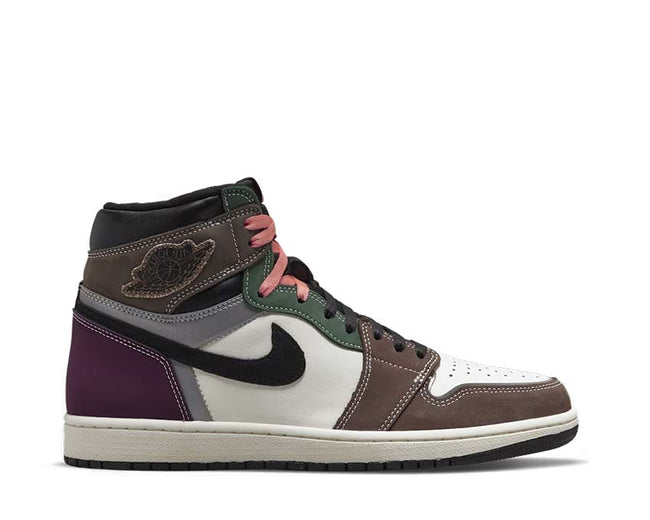 Air Jordan 1 Retro High OG Hover Image