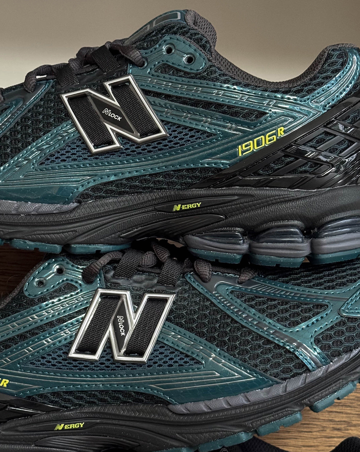 New Balance 1906R