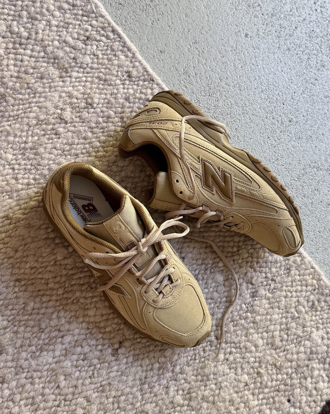 New Balance 204L Main Image