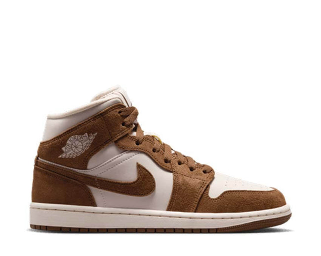 Air Jordan 1 Mid W "Light British Tan" Hover Image