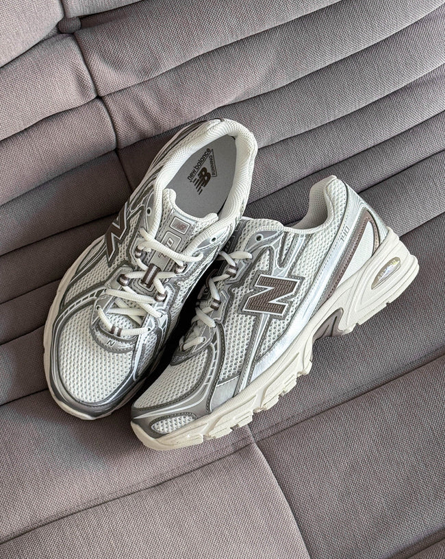 New Balance 740 Main Image