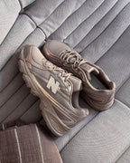 New Balance 740