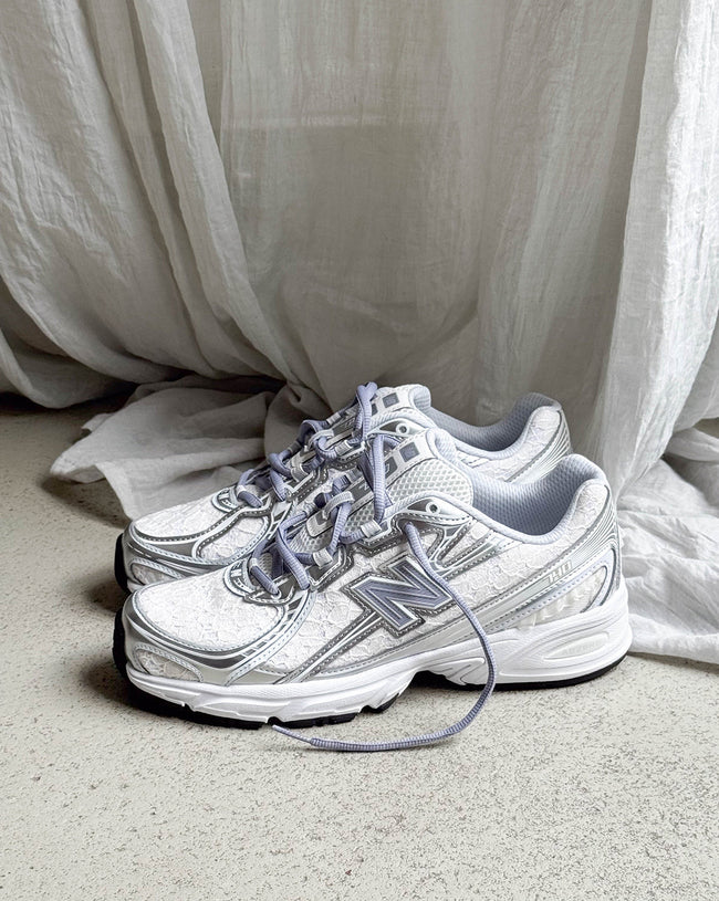 New Balance 740 Main Image