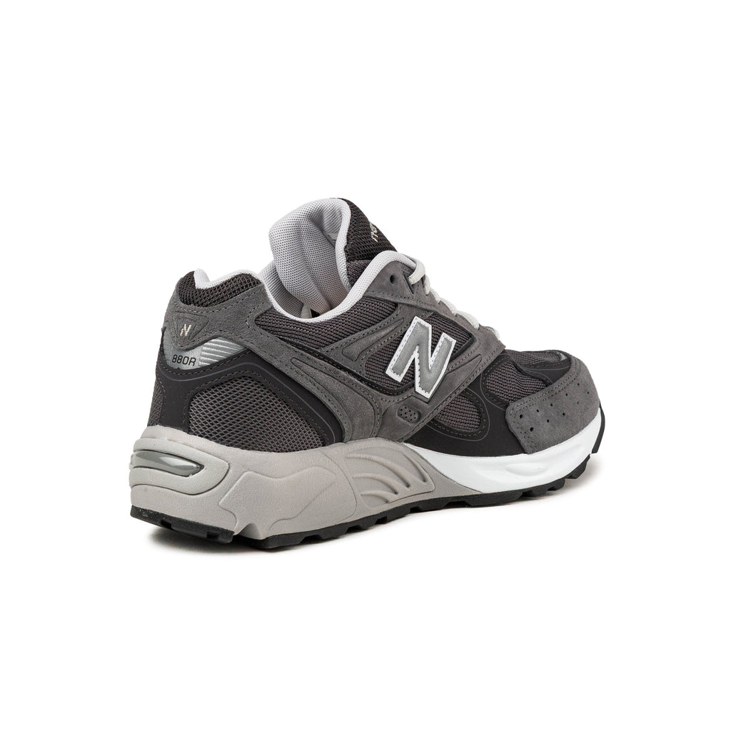 New Balance 880R