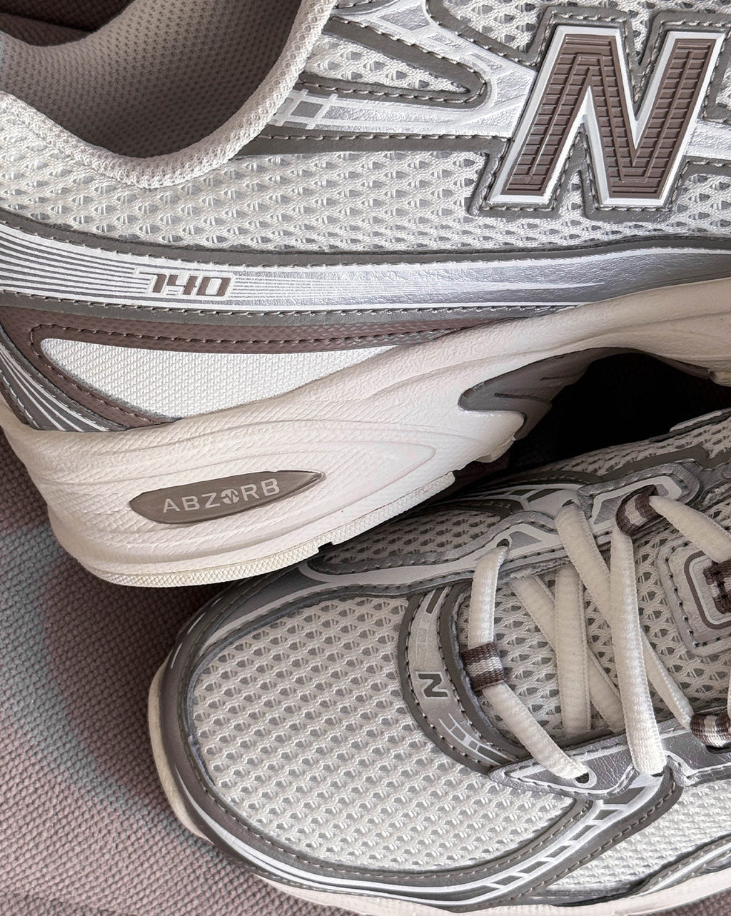 New Balance 740