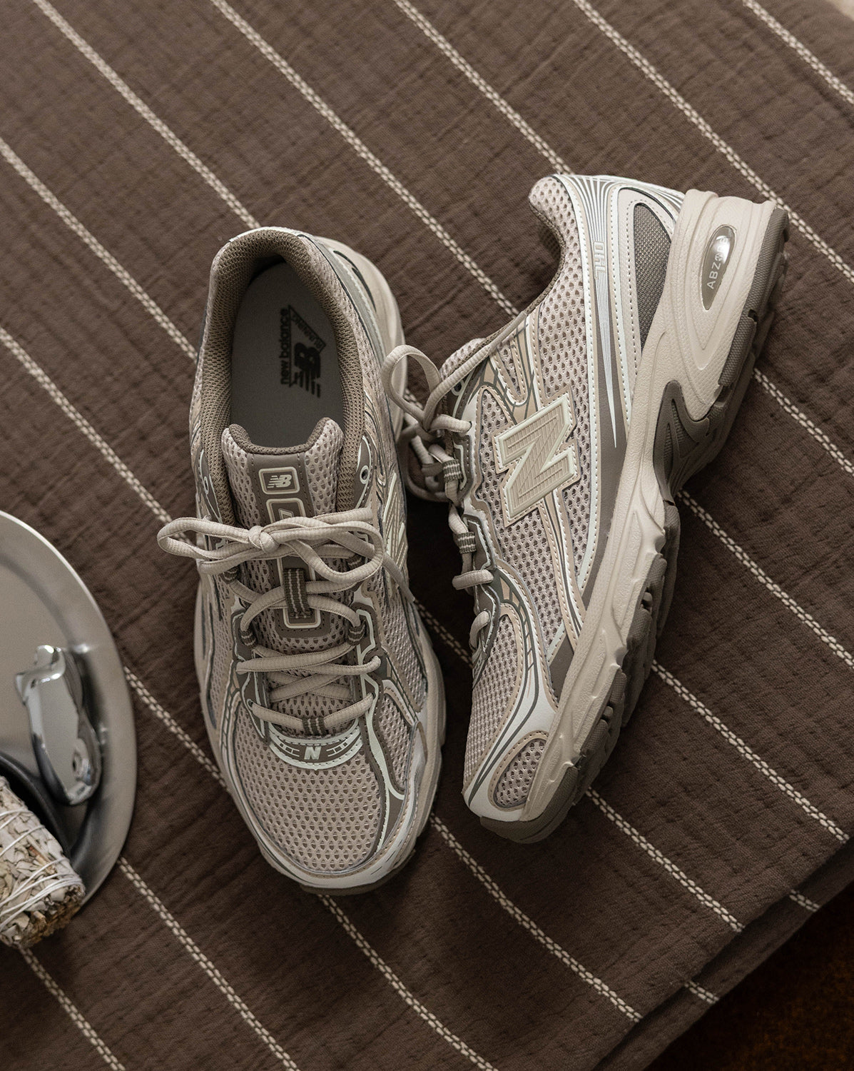 New Balance 740