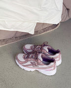 New Balance 740